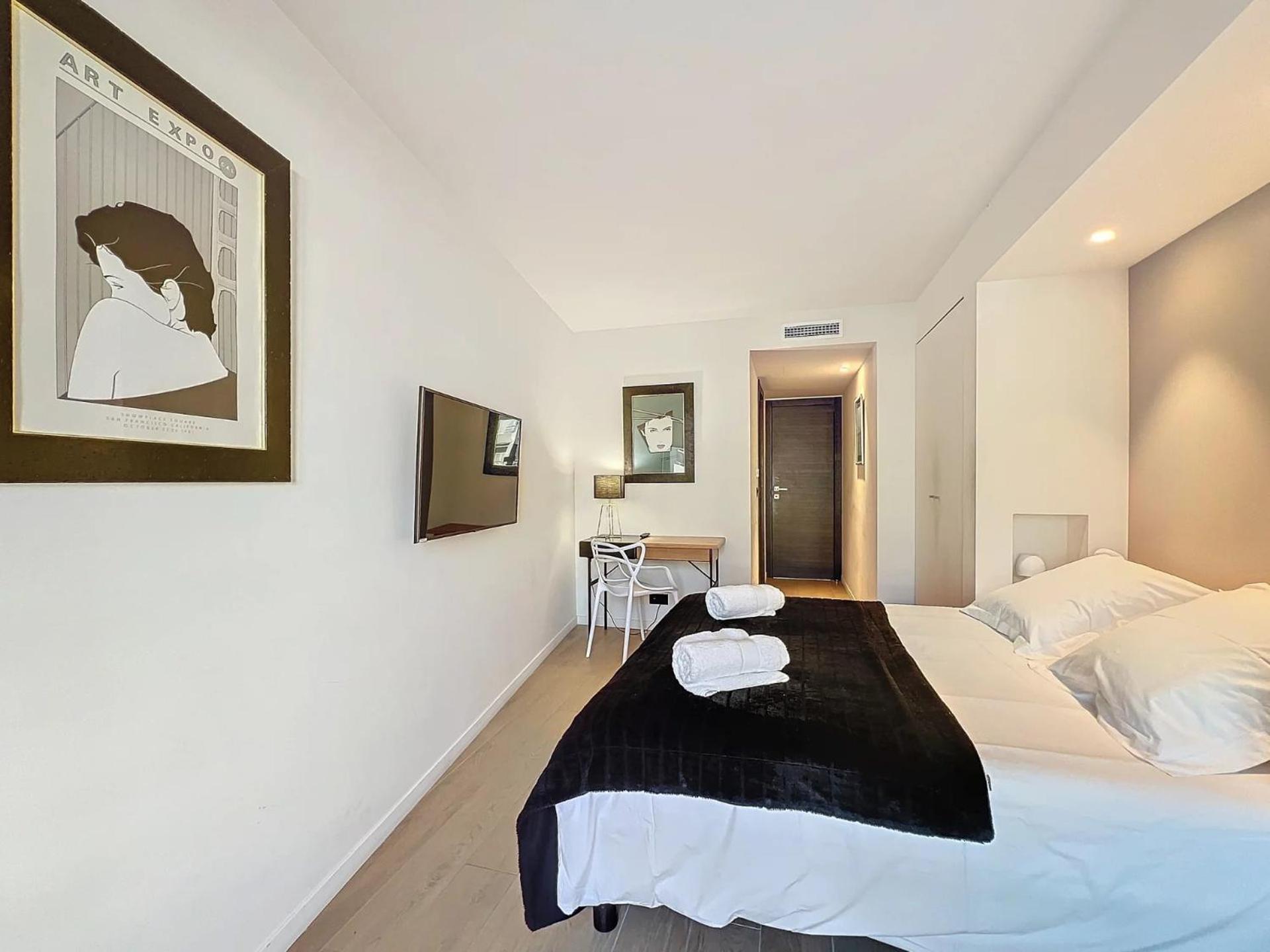3P Between Croisette Beaches And Antibes Street Cannes Exterior photo